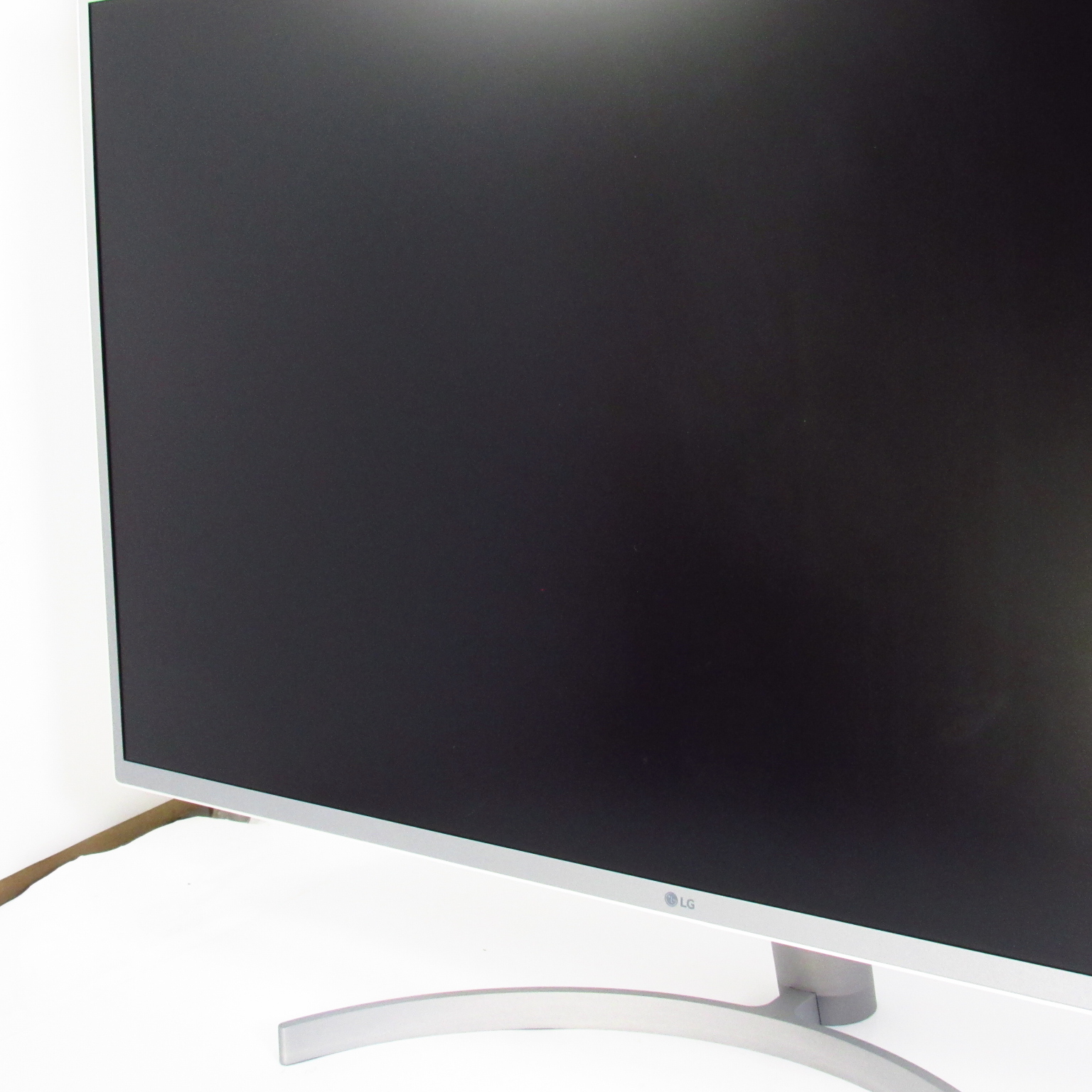 LG 32QK500-W 2560x1440 QHD LED IPS 75Hz 31.5'' Monitor - Local