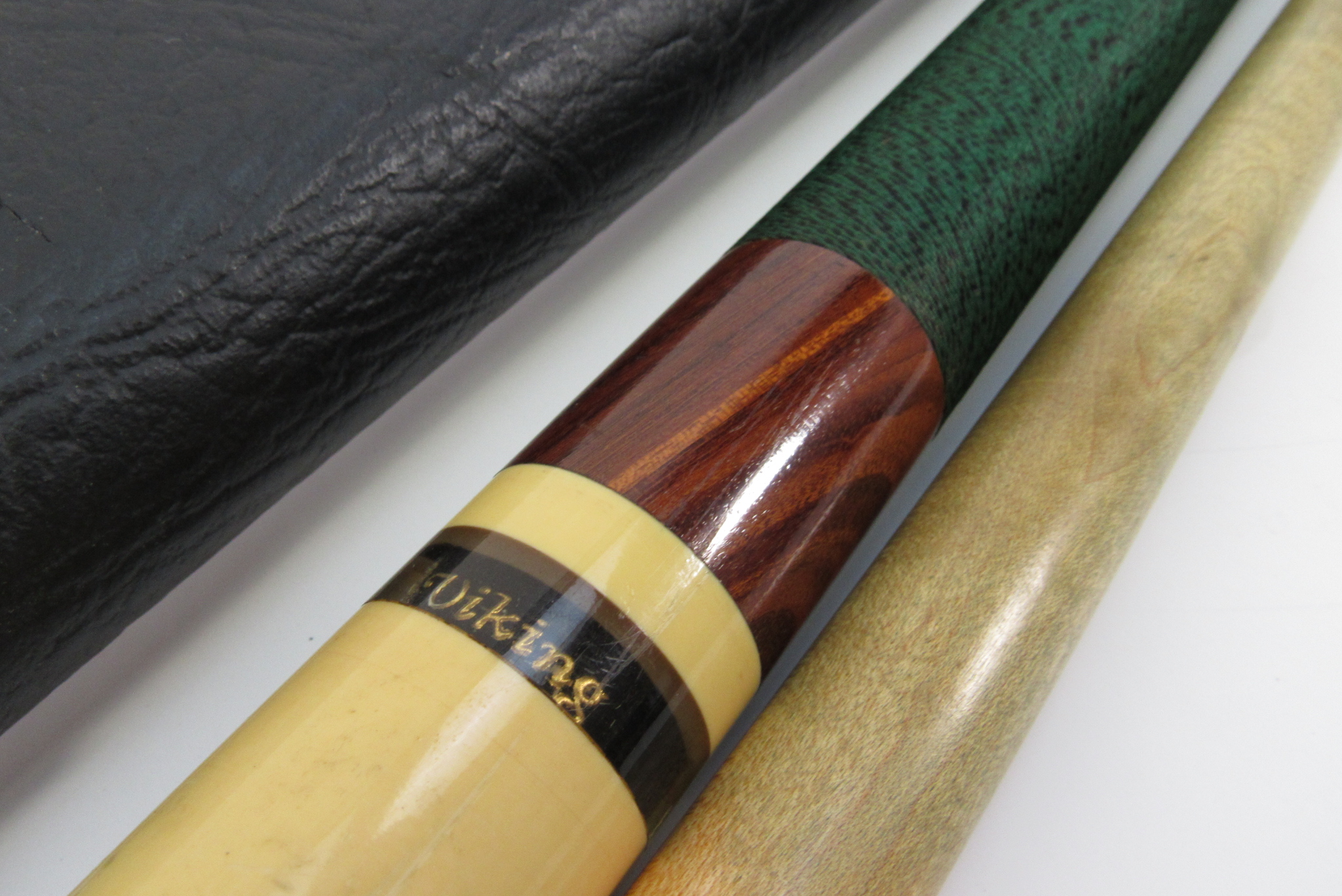 Viking 2Piece 571/2'' 20Oz Billiards Pool Cue