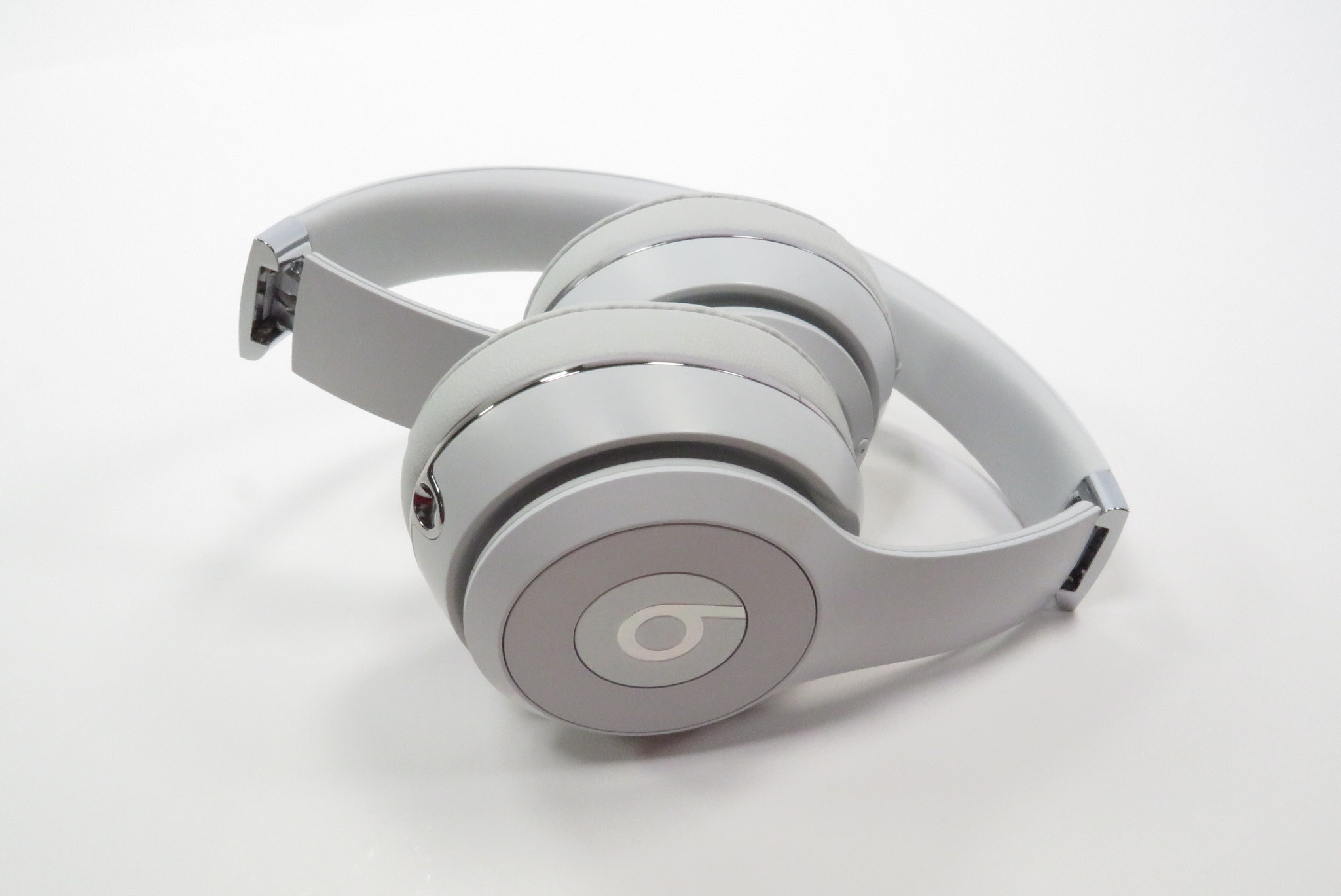 Silver Beats Headphones Solo Wireless Apple It's A Solo Wireless