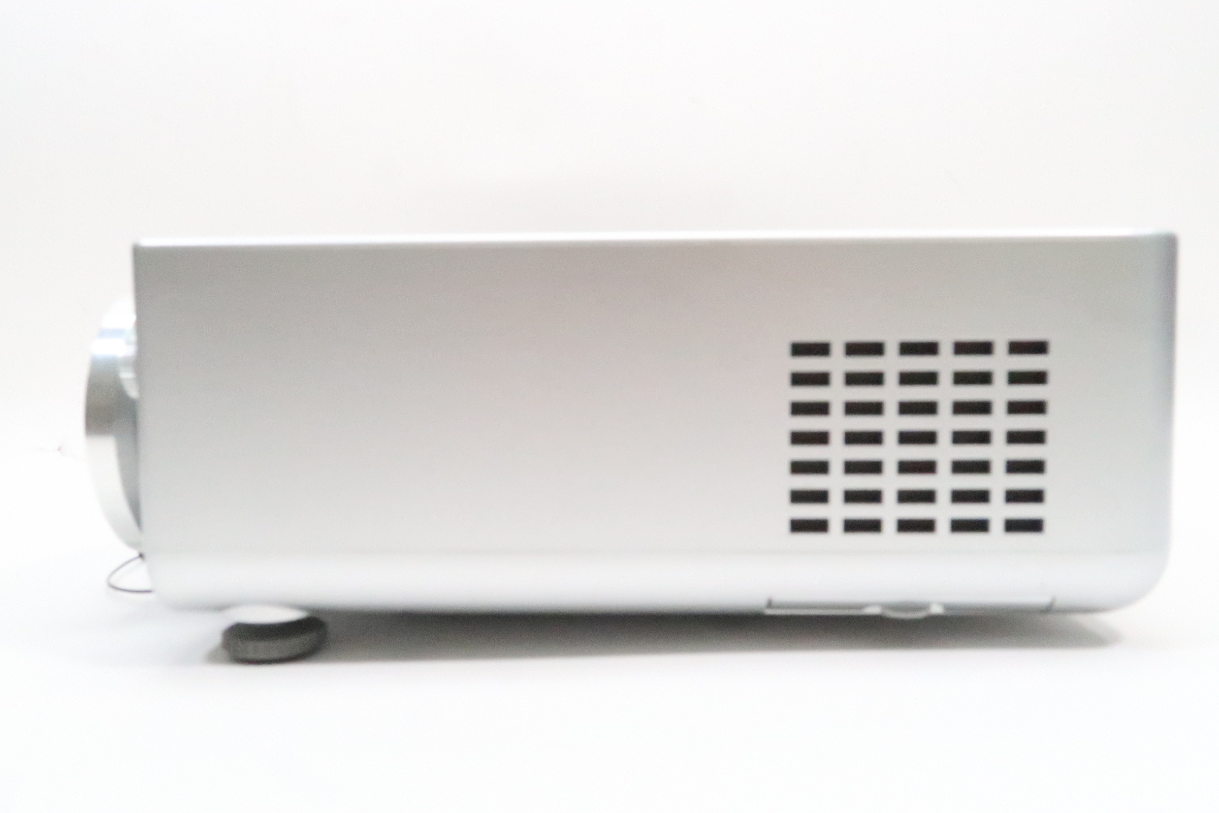 panasonic-pt-ae700u-720p-home-theater-projector-1777-lamp-hours