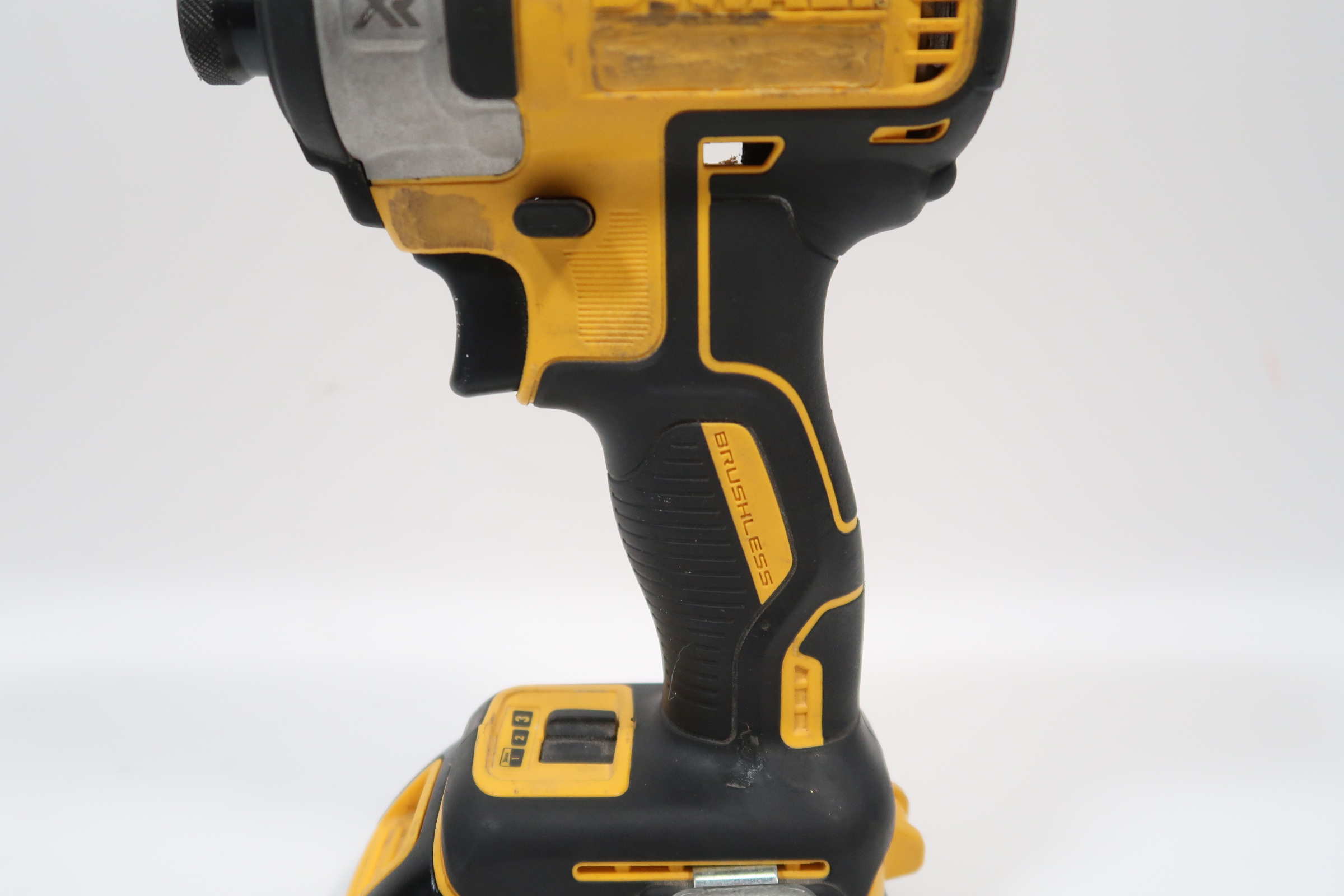 DeWalt DCF887 20V MAX XR Cordless Brushless 3-Speed 1/4 in. Impact Driver