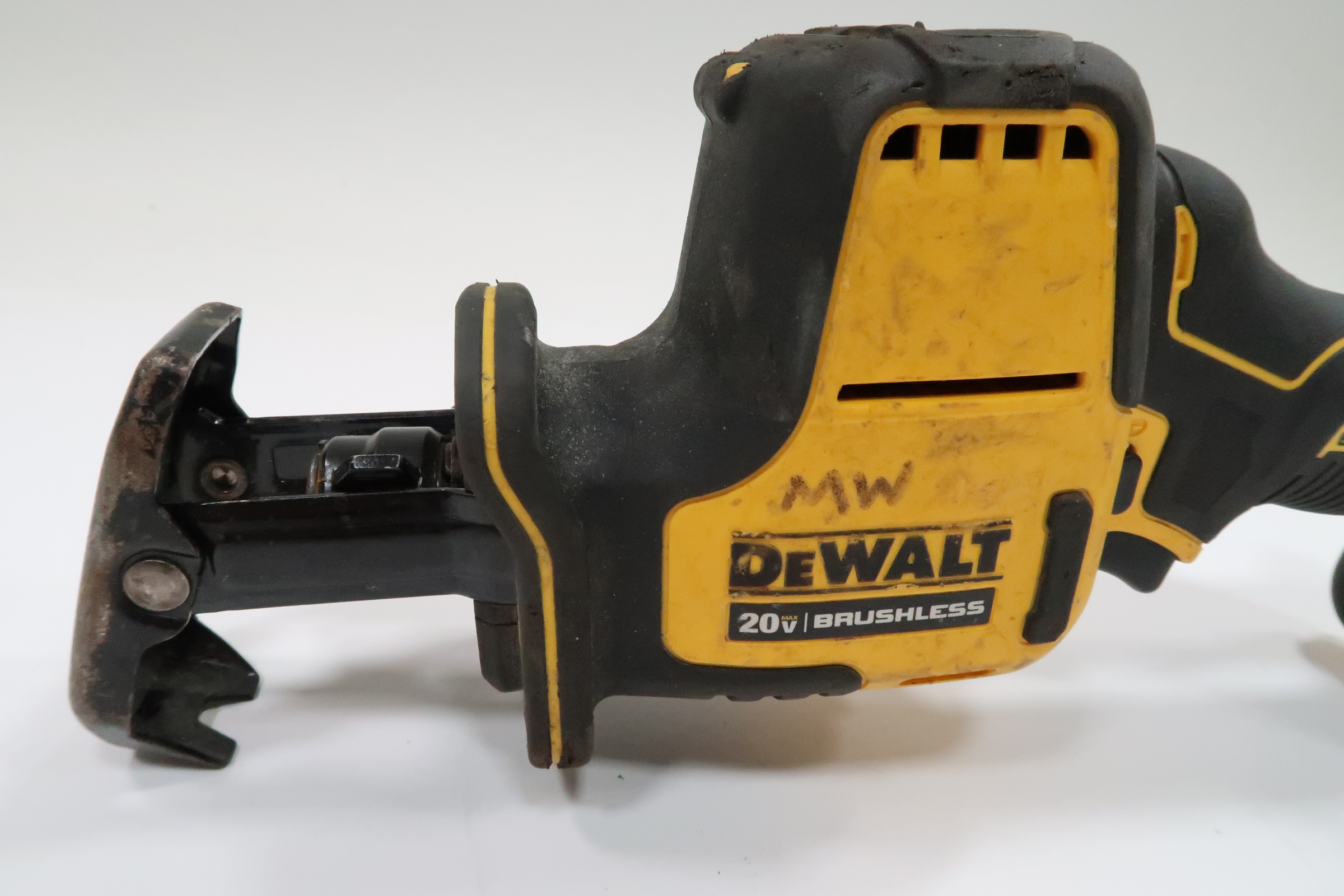 DeWalt DCS369 ATOMIC 20V MAX Cordless Brushless Compact Reciprocating