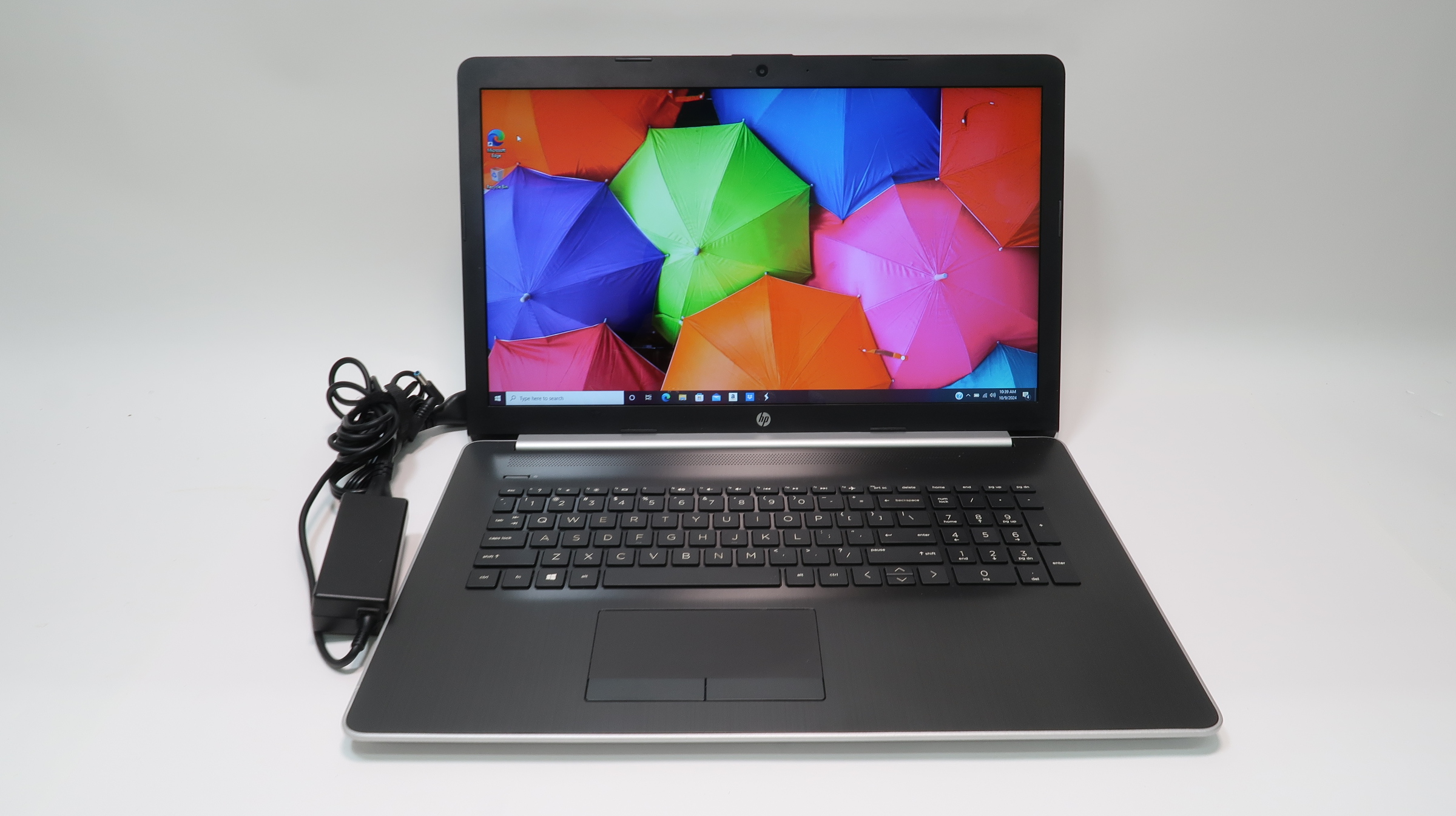 HP Laptop 17z-cp300 Windows 10 AMD A9-9425 3.1Ghz 8GB RAM 1TB HDD