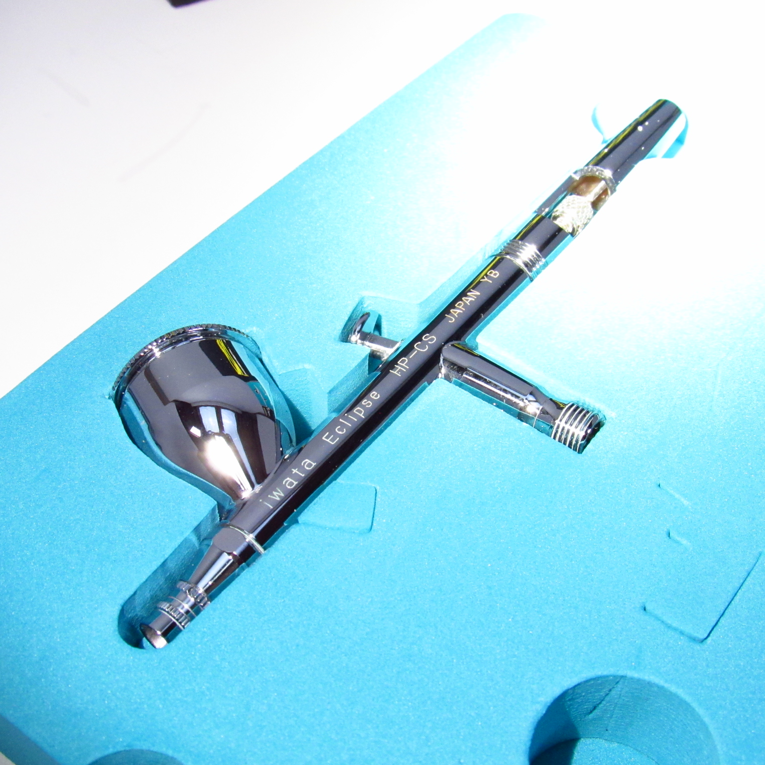 Iwata Eclipse HPCS Gravity Feed Dual Action Airbrush