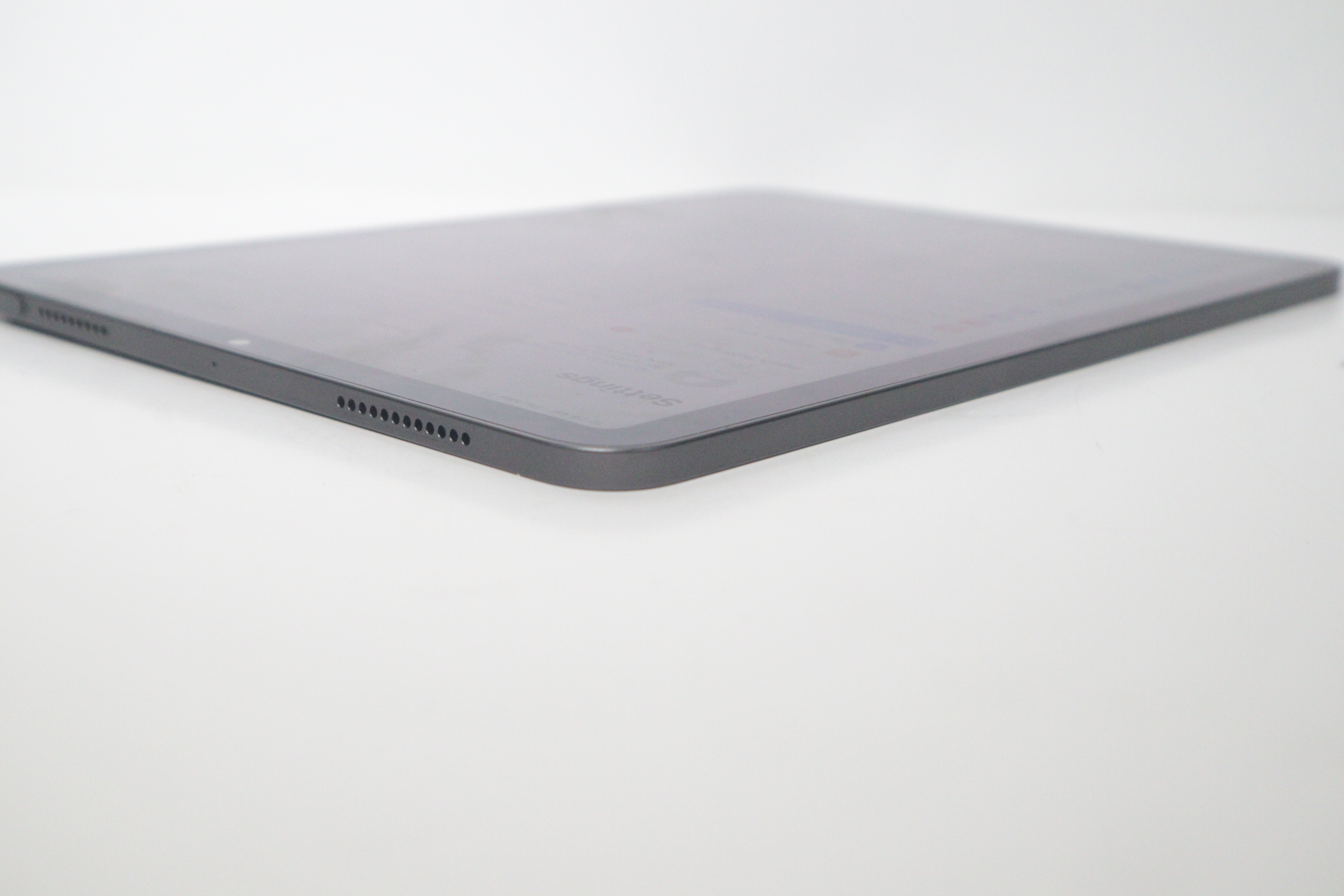 Apple iPad Air 5th Generation MM9C3LL/A Space Gray 64GB Handheld