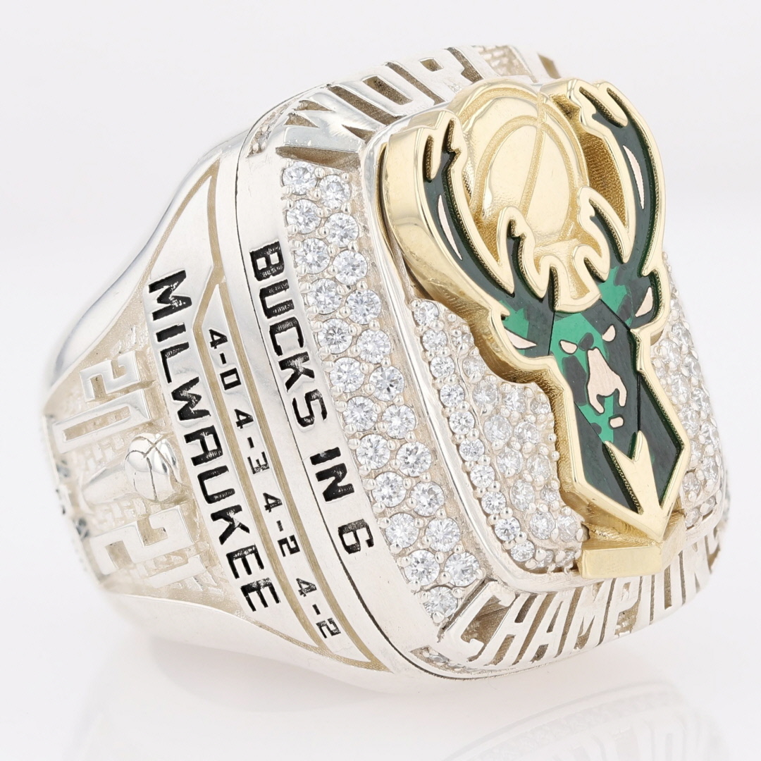 Diamond Milwaukee Bucks Ring Sterling Silver and 10k