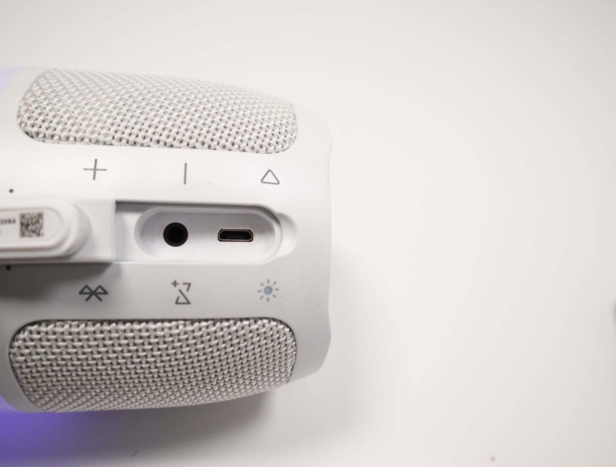 JBL Bluetooth スピーカー JBL Pulse 3 [ホワイト] JBL Pulse 3 - Wireless Bluetooth Waterproof Speaker - White