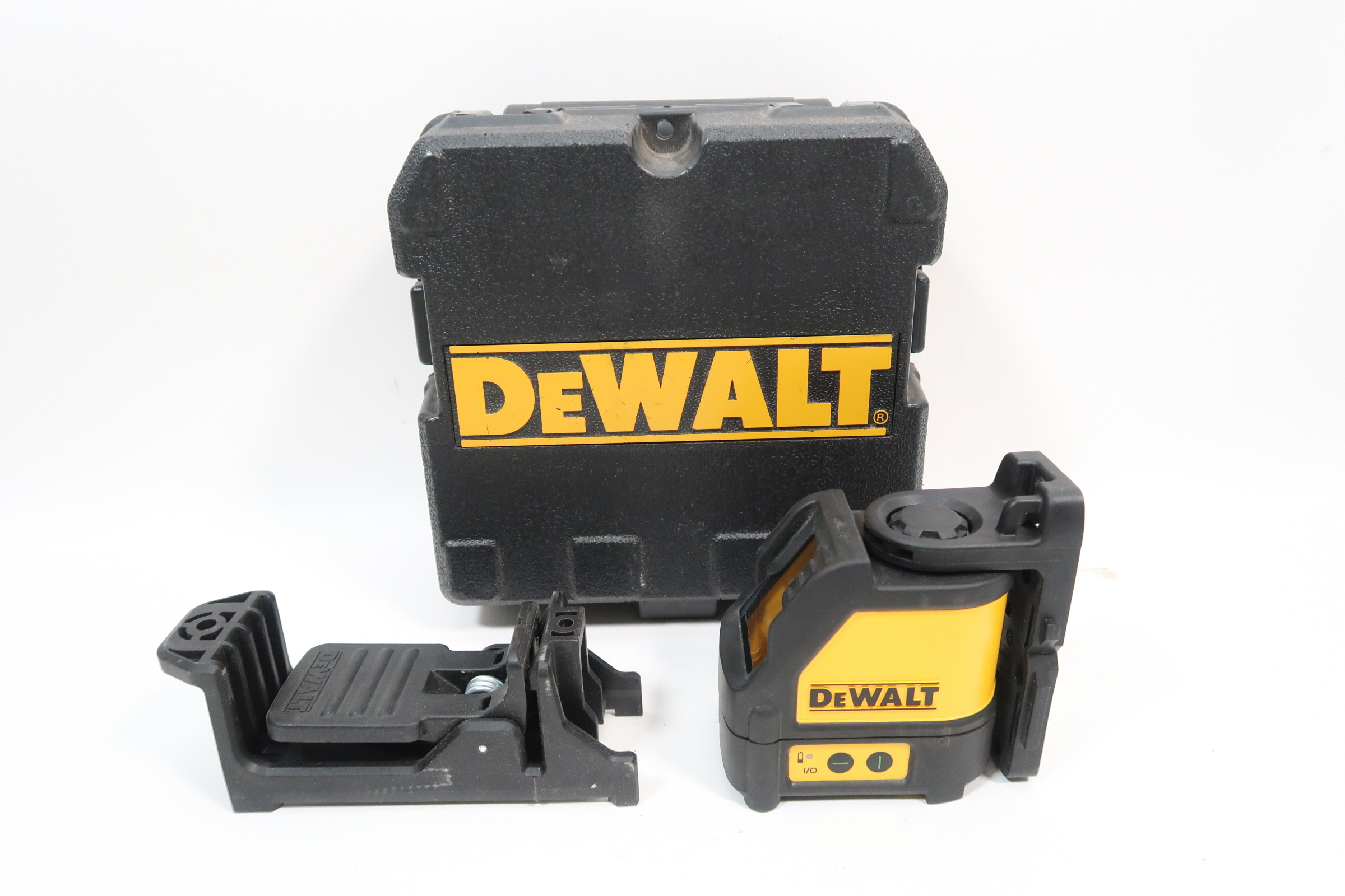 DeWalt DW088CG 100 ft. Green SelfLeveling Cross Line Laser Level