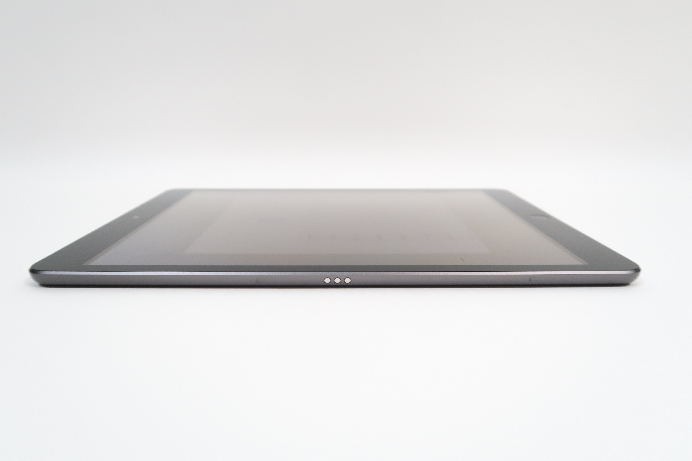 Apple MK663LL/A 10.2" iPad 9th Gen - 64GB - Wi-Fi + 4G LTE (Unlocked)