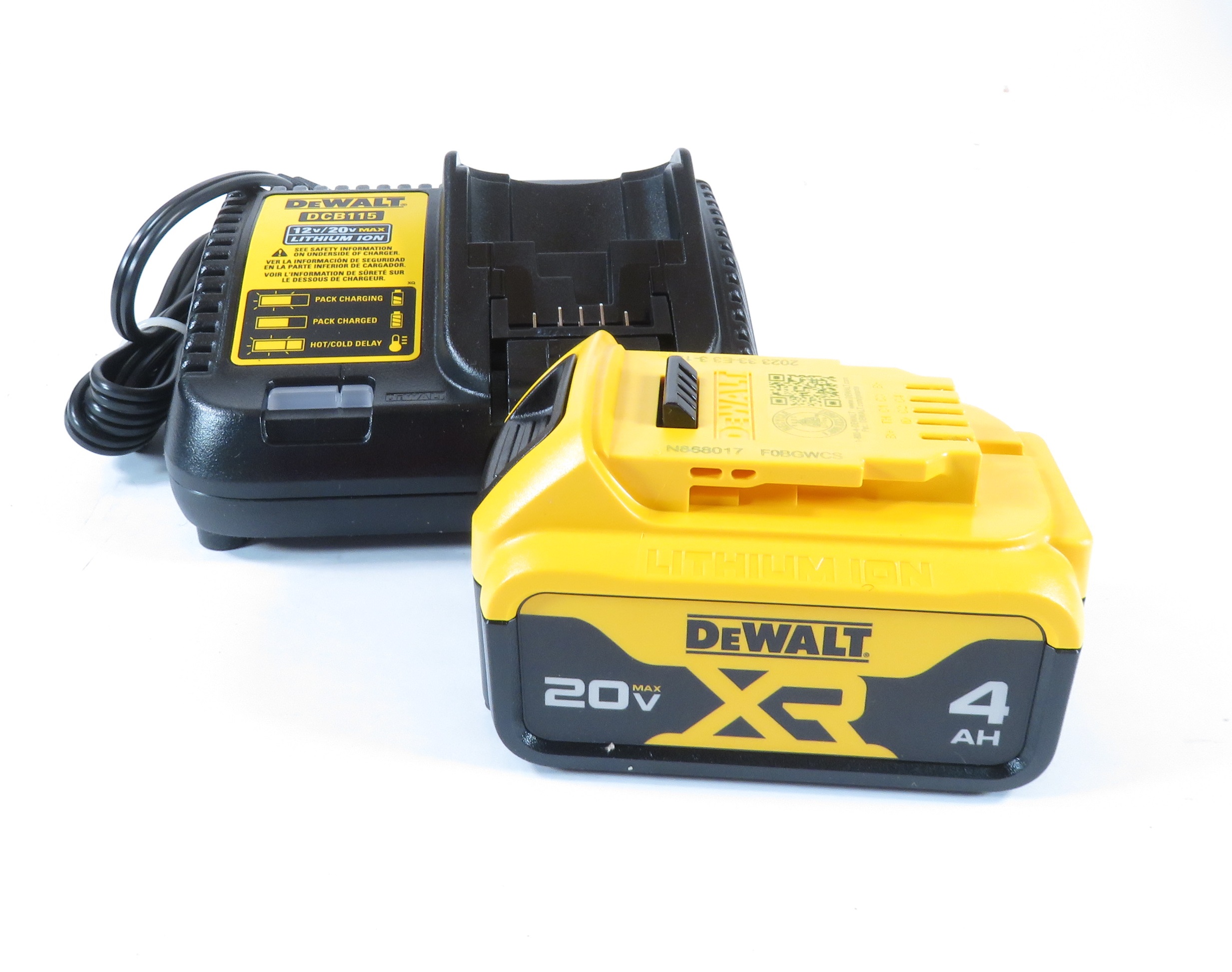 DEWALT DCB204 20-Volt MAX XR Premium Lithium-Ion 4.0Ah Battery Pack