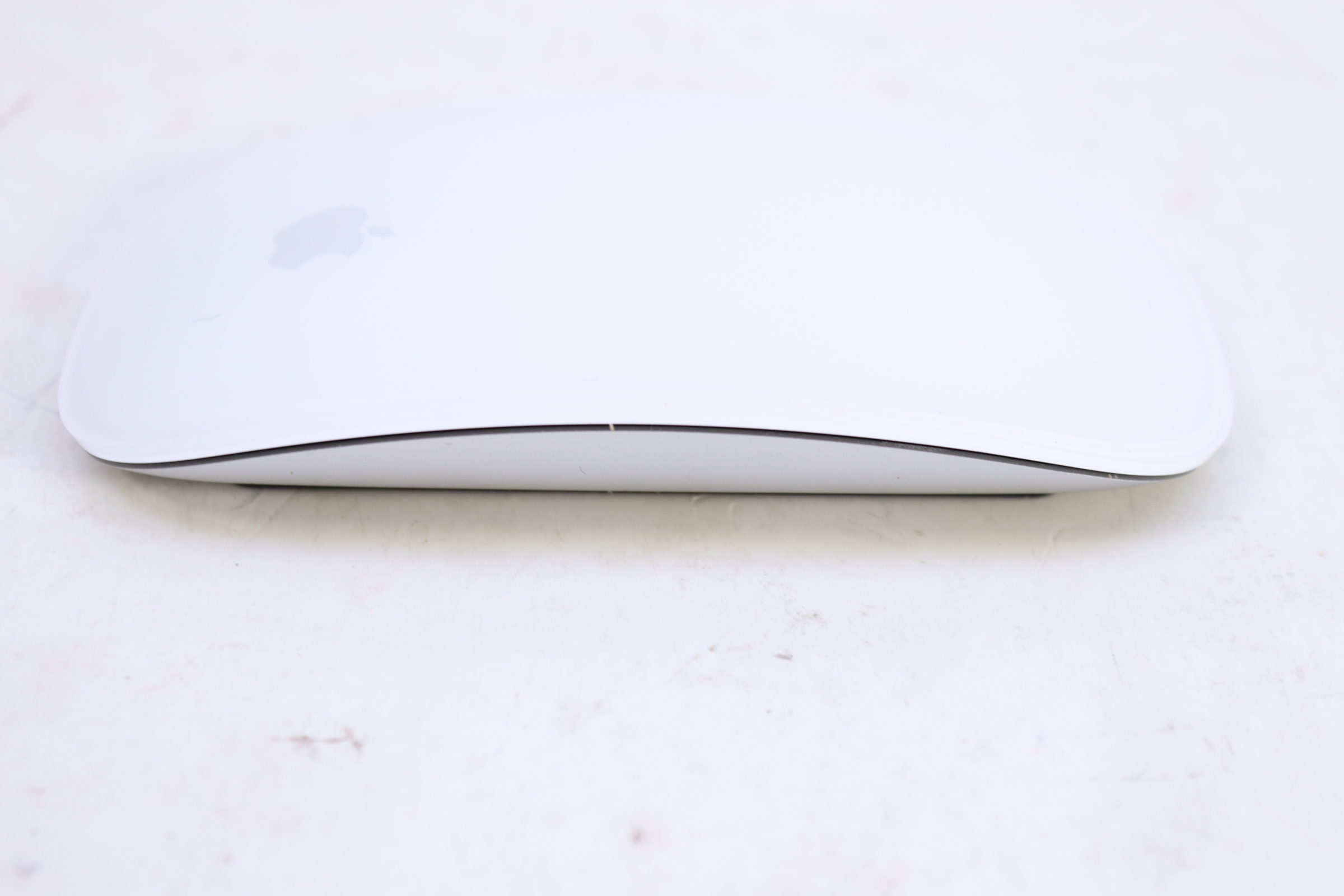 Apple MK2E3AM/A Magic Mouse Bluetooth Wireless Computer Mouse