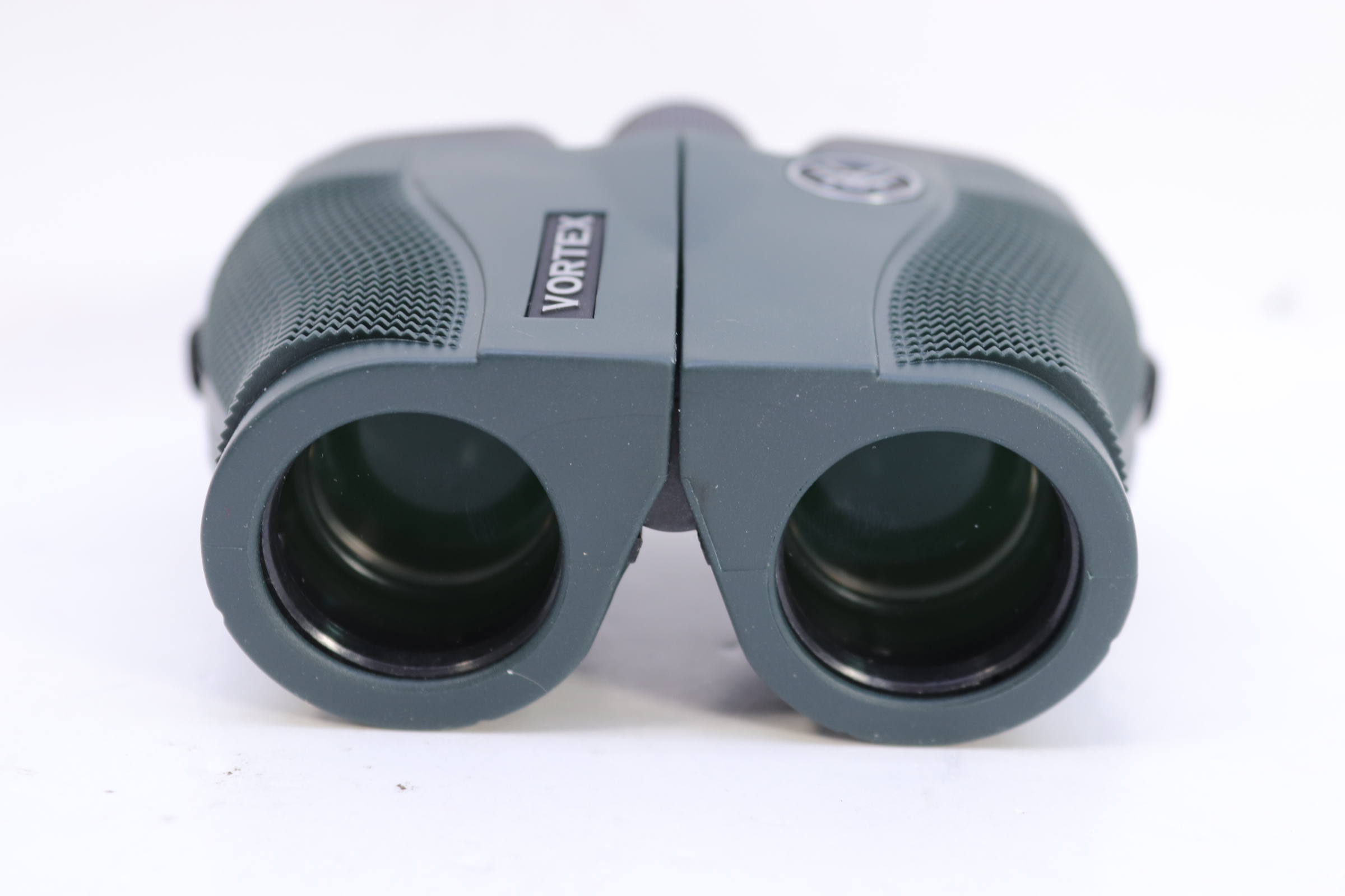 Vortex VNQ0826 8x26 Vanquish Binoculars