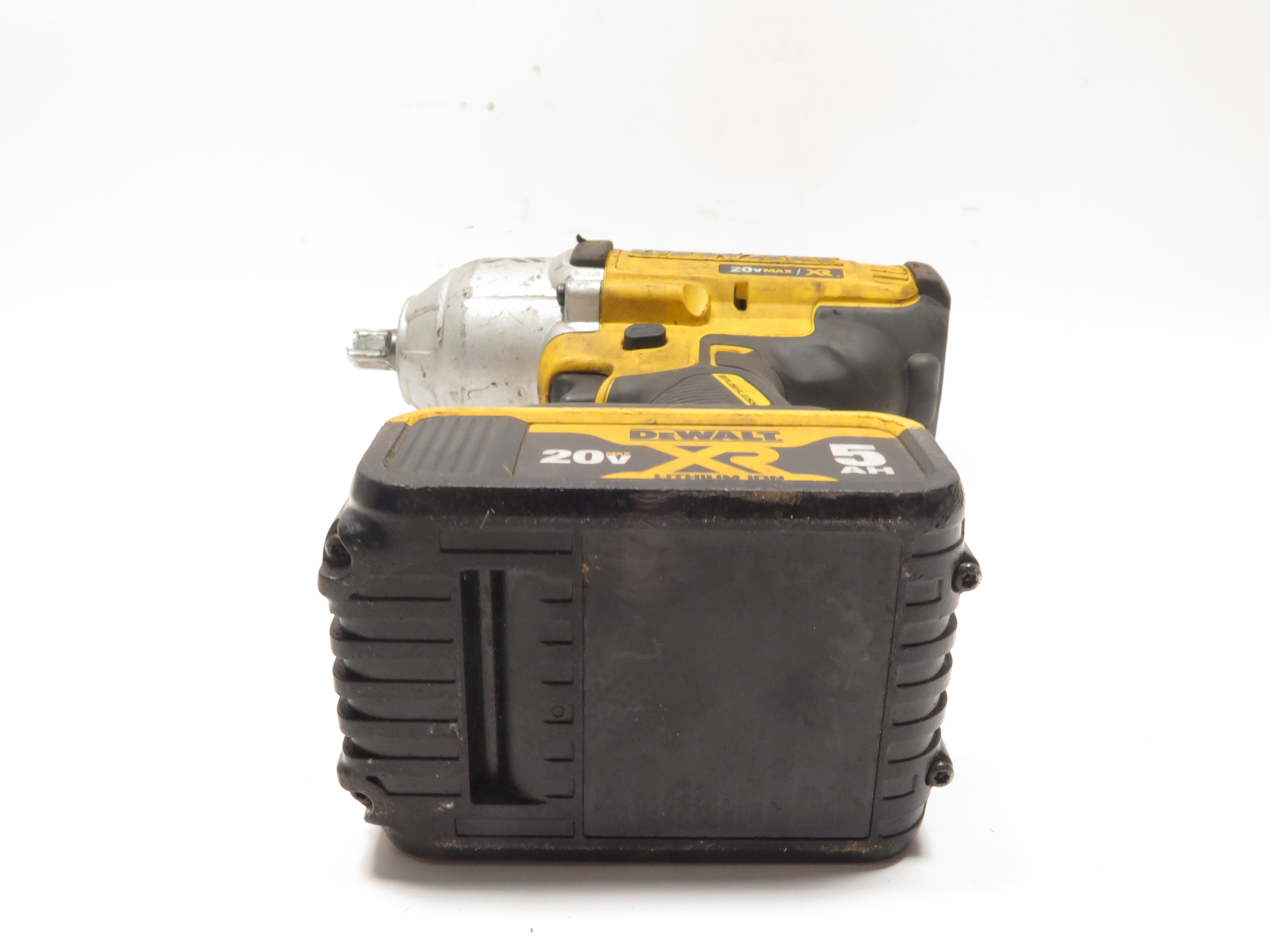 DeWalt DCF899 20V MAX XR Cordless Brushless 1/2 in. High Torque Impact
