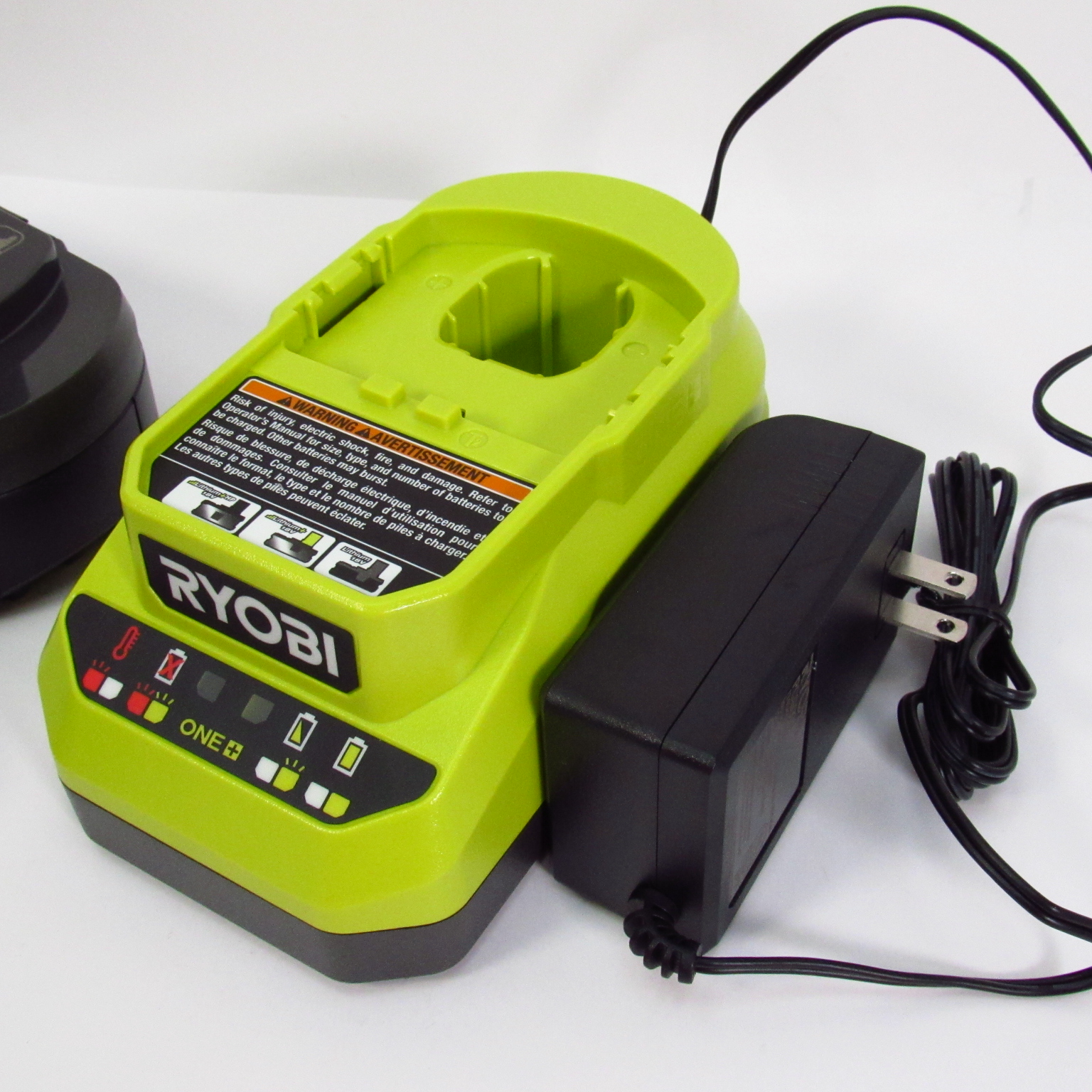 Ryobi PCG002 Charger & Lithiumion 18V 2Battery Pack Kit
