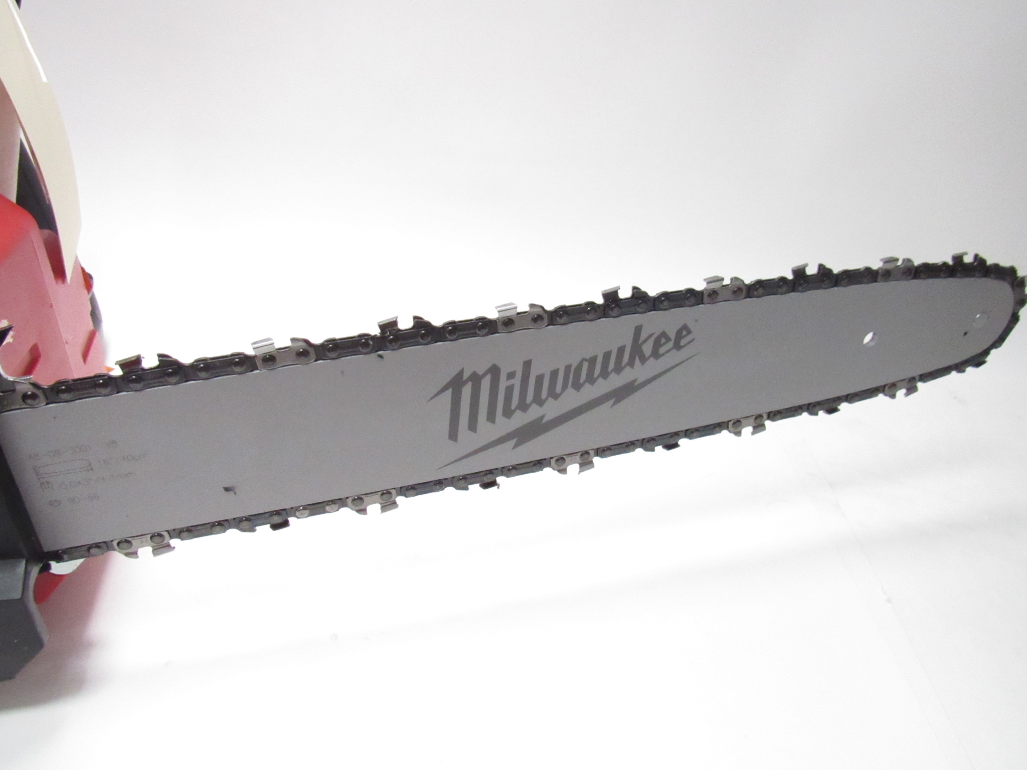 Milwaukee 2727-20 Chainsaw 16